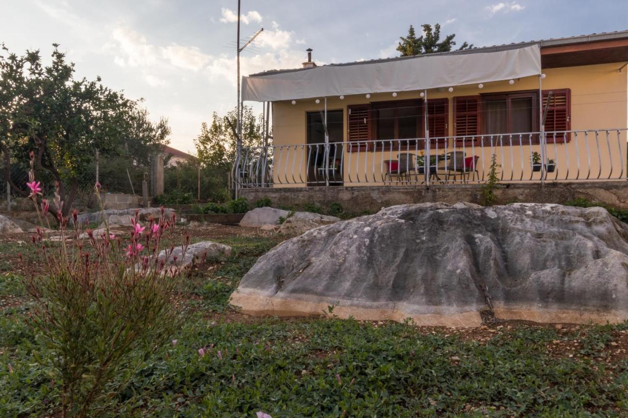 Apartments With A Parking Space Kastel Stafilic, Kastela - 16086 מראה חיצוני תמונה