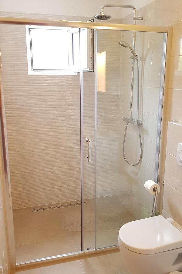 Apartments With A Parking Space Kastel Stafilic, Kastela - 16086 מראה חיצוני תמונה