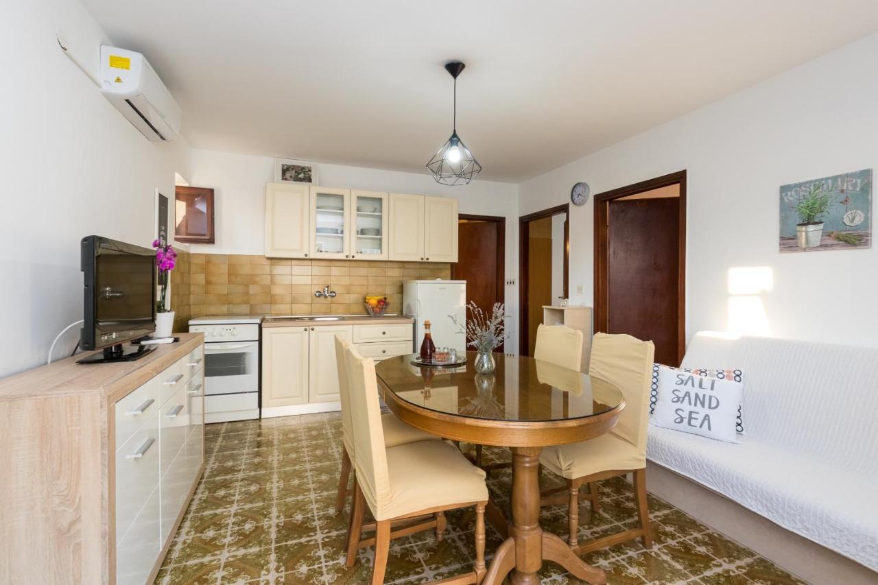 Apartments With A Parking Space Kastel Stafilic, Kastela - 16086 מראה חיצוני תמונה