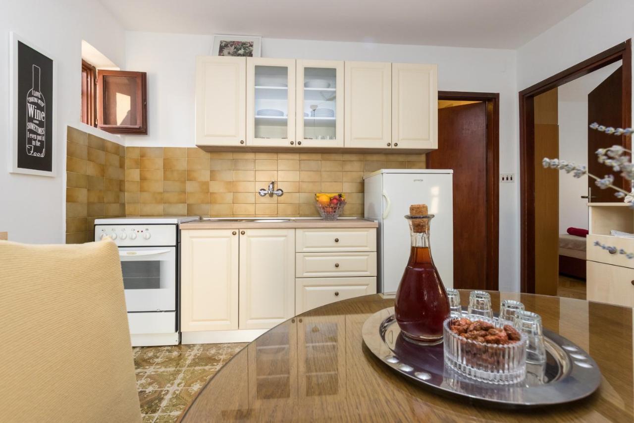 Apartments With A Parking Space Kastel Stafilic, Kastela - 16086 מראה חיצוני תמונה