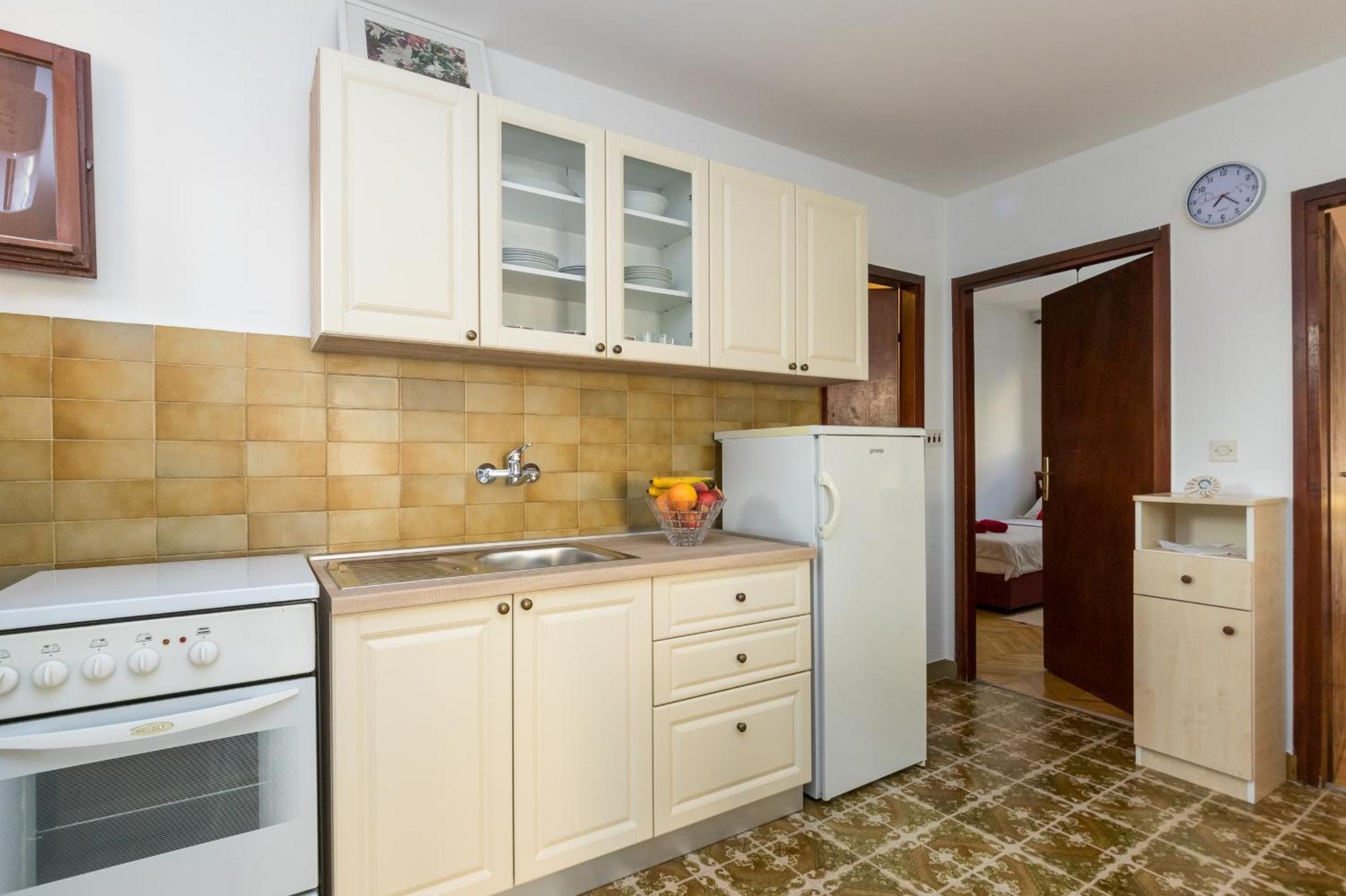 Apartments With A Parking Space Kastel Stafilic, Kastela - 16086 חדר תמונה